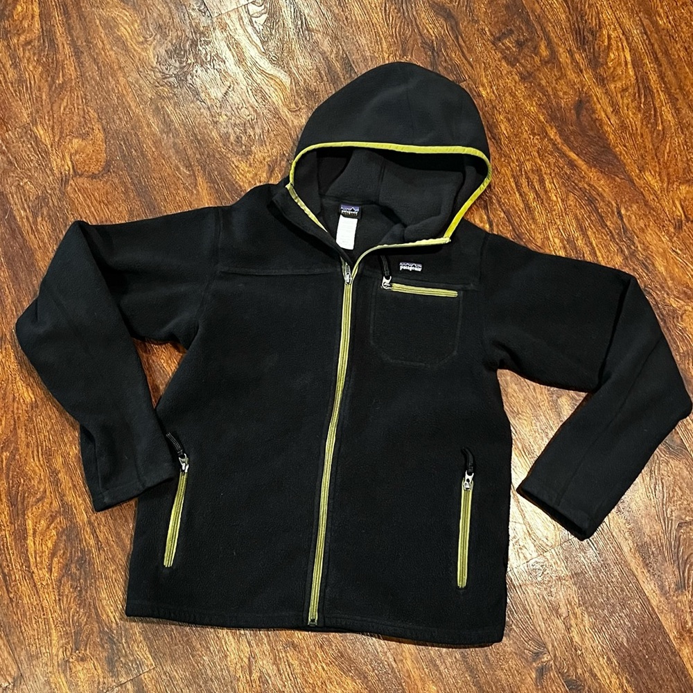Patagonia zip up fleece size xxl kids 16-18